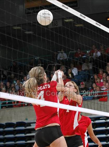 Thumbnail 1 in Archbishop Mitty vs. Redlands East Valley (CIF State D2 Final) photogallery.