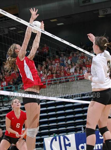 Thumbnail 3 in Archbishop Mitty vs. Redlands East Valley (CIF State D2 Final) photogallery.