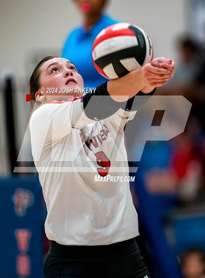 Thumbnail 2 in Teurlings Catholic @ Parkview Baptist photogallery.