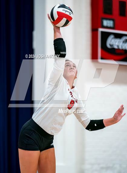 Thumbnail 3 in Teurlings Catholic @ Parkview Baptist photogallery.