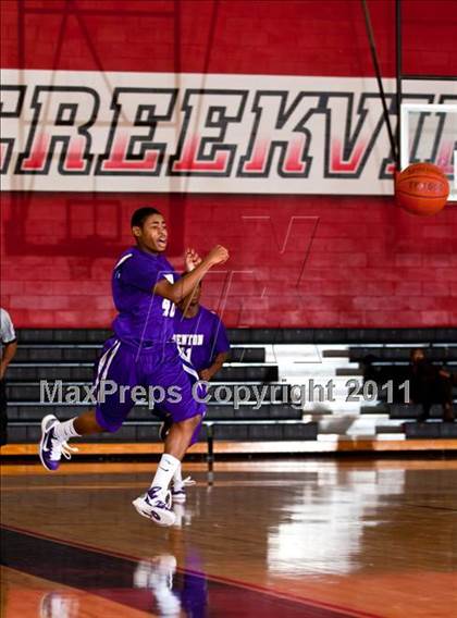 Thumbnail 3 in Horn [Dr. John] vs Denton (CFB Invitational) photogallery.