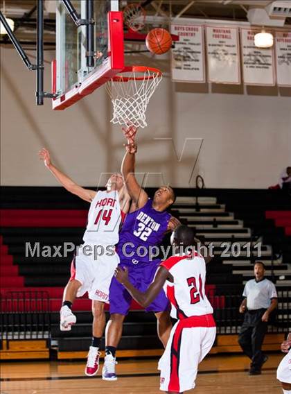 Thumbnail 3 in Horn [Dr. John] vs Denton (CFB Invitational) photogallery.