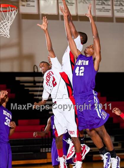 Thumbnail 3 in Horn [Dr. John] vs Denton (CFB Invitational) photogallery.