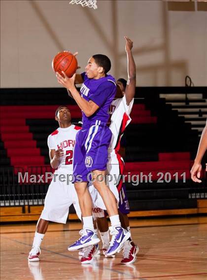 Thumbnail 2 in Horn [Dr. John] vs Denton (CFB Invitational) photogallery.