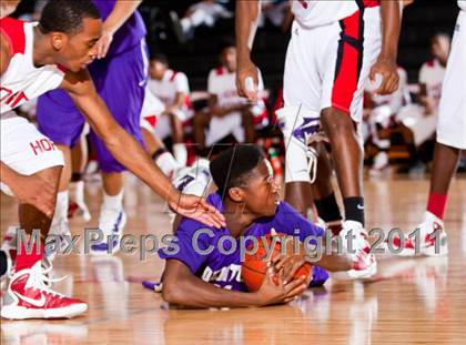 Thumbnail 2 in Horn [Dr. John] vs Denton (CFB Invitational) photogallery.