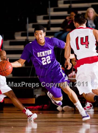 Thumbnail 1 in Horn [Dr. John] vs Denton (CFB Invitational) photogallery.