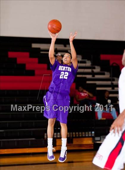 Thumbnail 1 in Horn [Dr. John] vs Denton (CFB Invitational) photogallery.