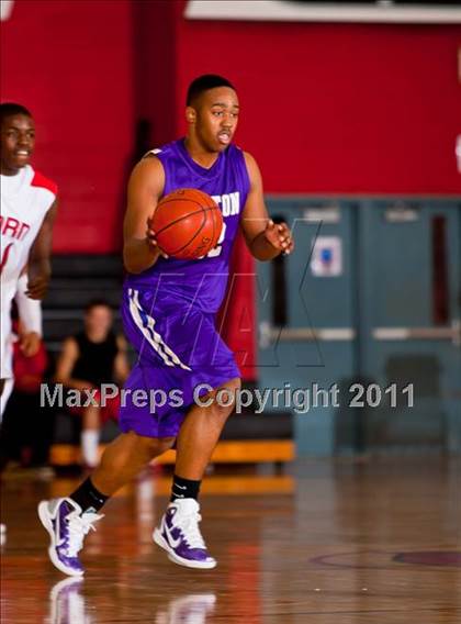 Thumbnail 1 in Horn [Dr. John] vs Denton (CFB Invitational) photogallery.