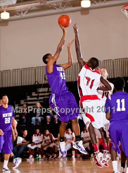 Thumbnail 3 in Horn [Dr. John] vs Denton (CFB Invitational) photogallery.