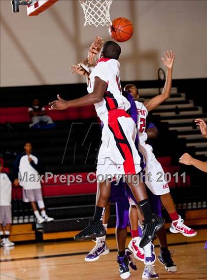 Thumbnail 3 in Horn [Dr. John] vs Denton (CFB Invitational) photogallery.
