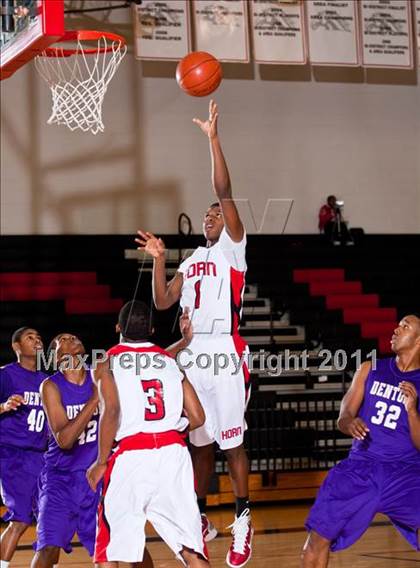 Thumbnail 2 in Horn [Dr. John] vs Denton (CFB Invitational) photogallery.
