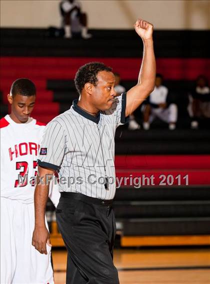 Thumbnail 1 in Horn [Dr. John] vs Denton (CFB Invitational) photogallery.
