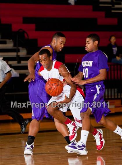Thumbnail 2 in Horn [Dr. John] vs Denton (CFB Invitational) photogallery.