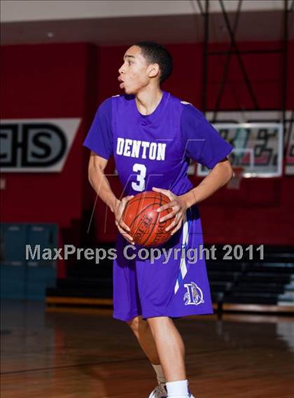 Thumbnail 3 in Horn [Dr. John] vs Denton (CFB Invitational) photogallery.