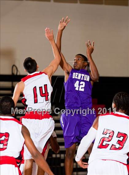 Thumbnail 3 in Horn [Dr. John] vs Denton (CFB Invitational) photogallery.