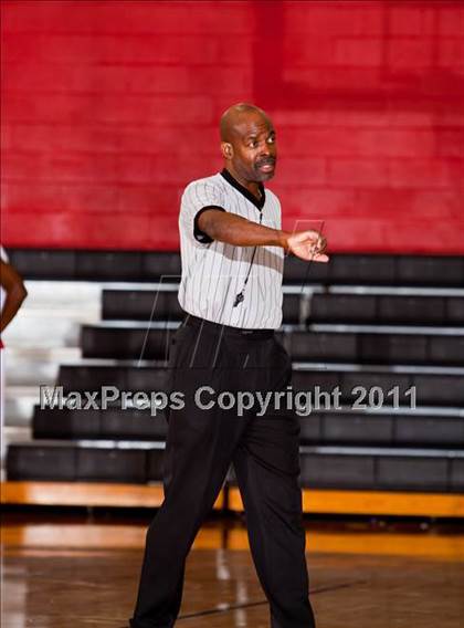 Thumbnail 3 in Horn [Dr. John] vs Denton (CFB Invitational) photogallery.