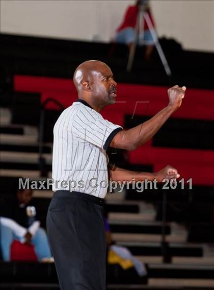 Thumbnail 3 in Horn [Dr. John] vs Denton (CFB Invitational) photogallery.