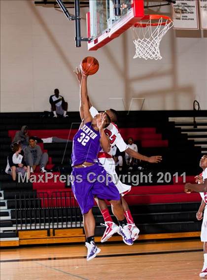 Thumbnail 2 in Horn [Dr. John] vs Denton (CFB Invitational) photogallery.
