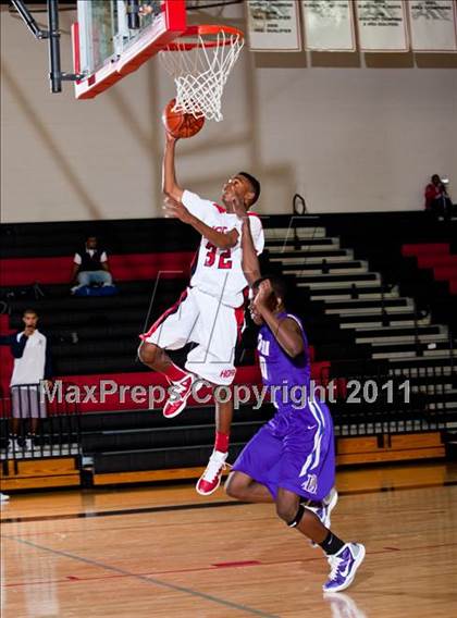 Thumbnail 3 in Horn [Dr. John] vs Denton (CFB Invitational) photogallery.