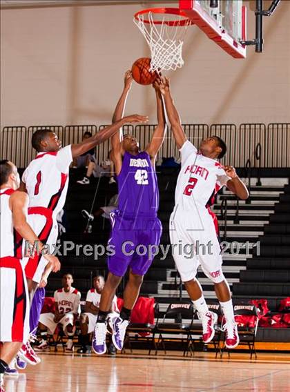 Thumbnail 2 in Horn [Dr. John] vs Denton (CFB Invitational) photogallery.