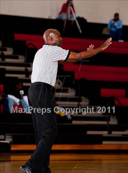 Thumbnail 1 in Horn [Dr. John] vs Denton (CFB Invitational) photogallery.