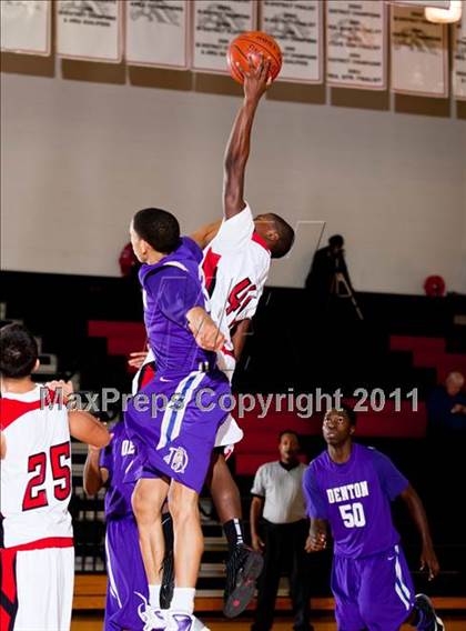 Thumbnail 2 in Horn [Dr. John] vs Denton (CFB Invitational) photogallery.
