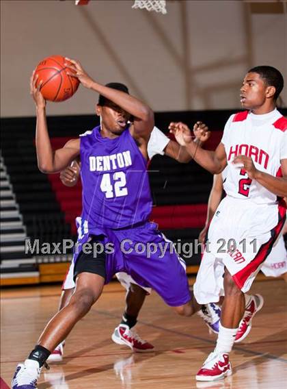 Thumbnail 2 in Horn [Dr. John] vs Denton (CFB Invitational) photogallery.