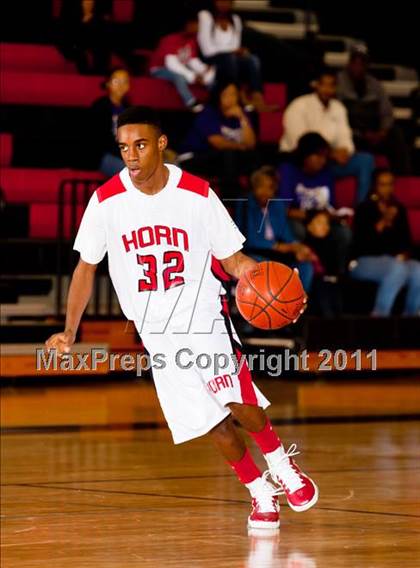 Thumbnail 2 in Horn [Dr. John] vs Denton (CFB Invitational) photogallery.