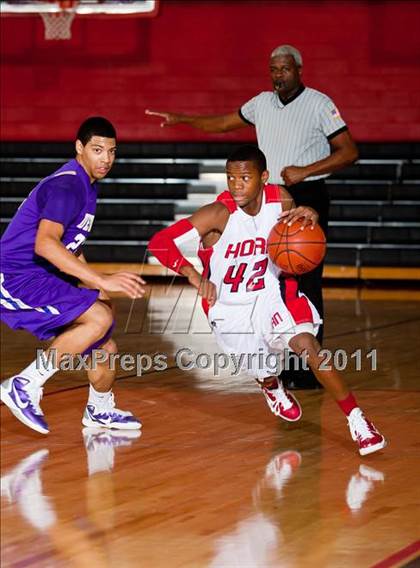 Thumbnail 1 in Horn [Dr. John] vs Denton (CFB Invitational) photogallery.