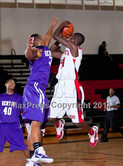 Thumbnail 1 in Horn [Dr. John] vs Denton (CFB Invitational) photogallery.