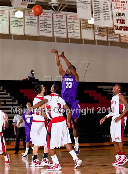 Thumbnail 1 in Horn [Dr. John] vs Denton (CFB Invitational) photogallery.