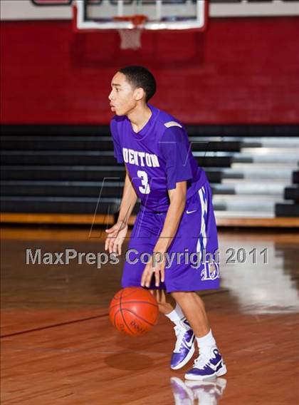 Thumbnail 3 in Horn [Dr. John] vs Denton (CFB Invitational) photogallery.