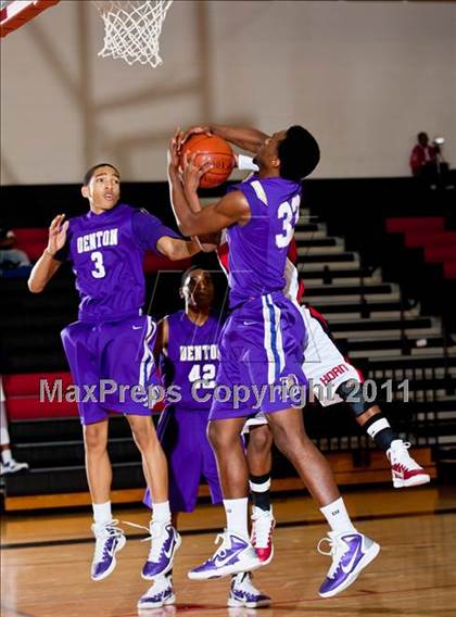 Thumbnail 3 in Horn [Dr. John] vs Denton (CFB Invitational) photogallery.
