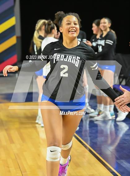 Thumbnail 2 in Valley Christian vs. Snowflake (AIA 3A Final) photogallery.