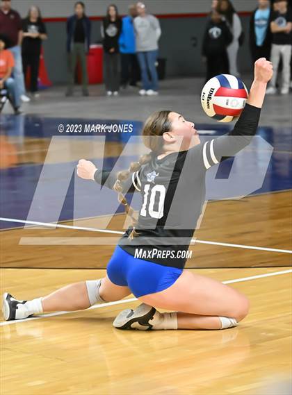 Thumbnail 3 in Valley Christian vs. Snowflake (AIA 3A Final) photogallery.