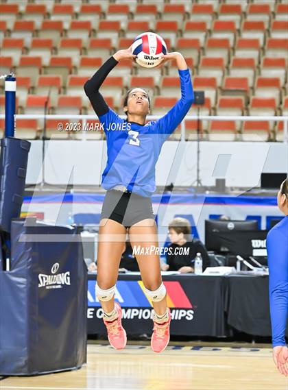 Thumbnail 3 in Valley Christian vs. Snowflake (AIA 3A Final) photogallery.