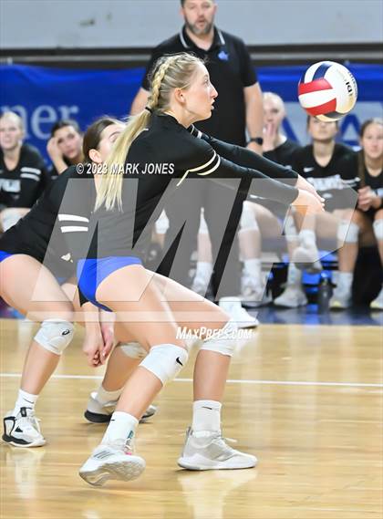Thumbnail 1 in Valley Christian vs. Snowflake (AIA 3A Final) photogallery.