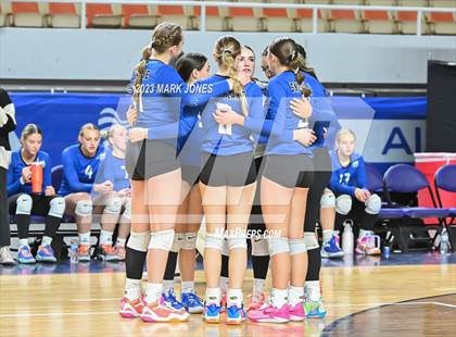 Thumbnail 2 in Valley Christian vs. Snowflake (AIA 3A Final) photogallery.