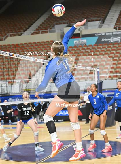 Thumbnail 3 in Valley Christian vs. Snowflake (AIA 3A Final) photogallery.