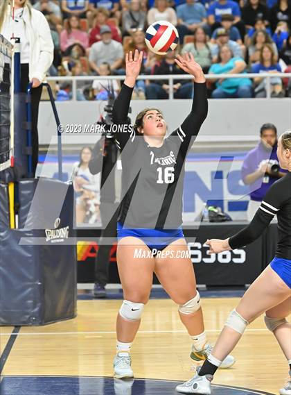 Thumbnail 3 in Valley Christian vs. Snowflake (AIA 3A Final) photogallery.