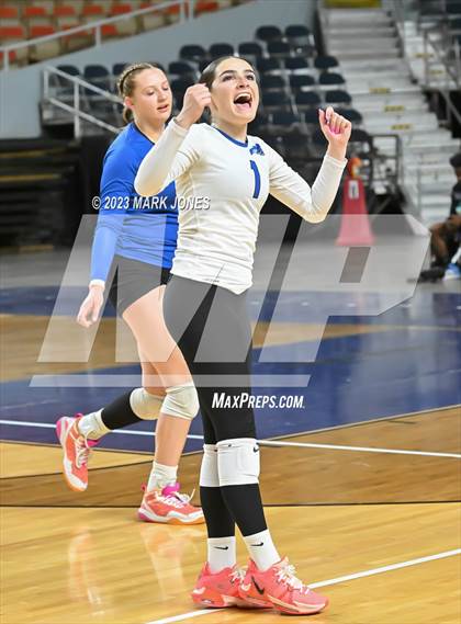 Thumbnail 3 in Valley Christian vs. Snowflake (AIA 3A Final) photogallery.