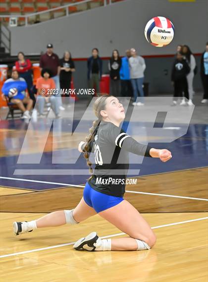 Thumbnail 2 in Valley Christian vs. Snowflake (AIA 3A Final) photogallery.