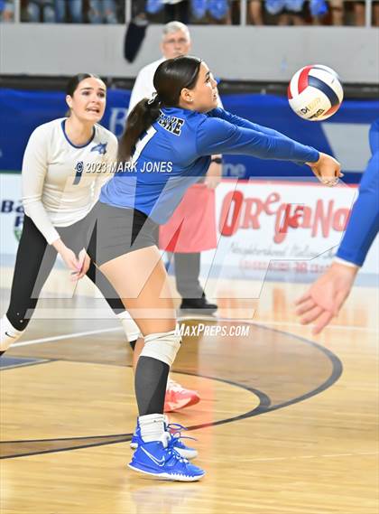 Thumbnail 3 in Valley Christian vs. Snowflake (AIA 3A Final) photogallery.