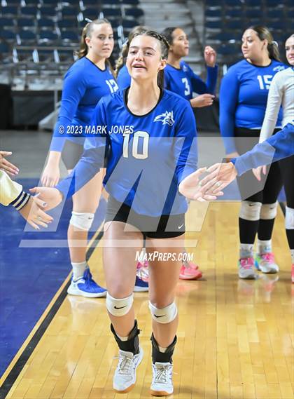 Thumbnail 3 in Valley Christian vs. Snowflake (AIA 3A Final) photogallery.