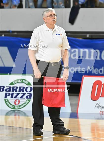 Thumbnail 2 in Valley Christian vs. Snowflake (AIA 3A Final) photogallery.