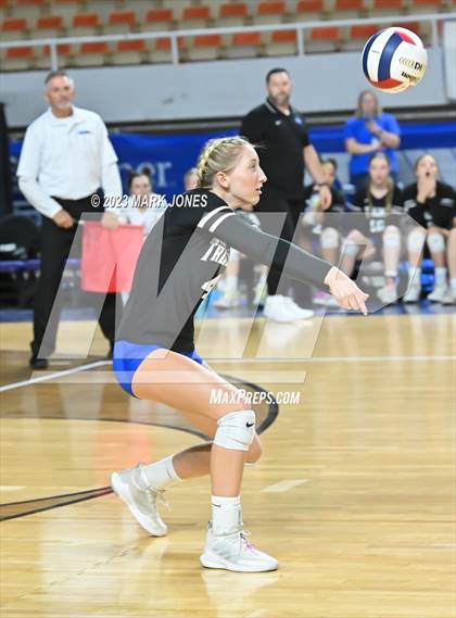 Thumbnail 3 in Valley Christian vs. Snowflake (AIA 3A Final) photogallery.