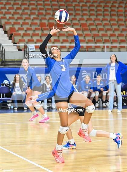 Thumbnail 3 in Valley Christian vs. Snowflake (AIA 3A Final) photogallery.