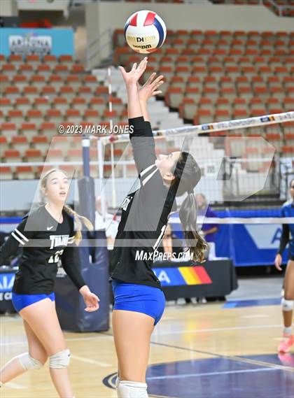 Thumbnail 3 in Valley Christian vs. Snowflake (AIA 3A Final) photogallery.