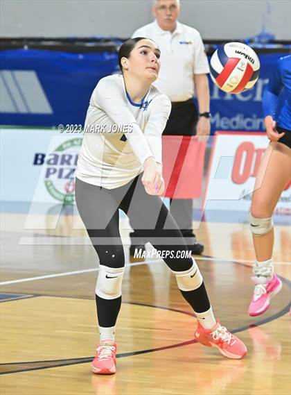 Thumbnail 2 in Valley Christian vs. Snowflake (AIA 3A Final) photogallery.