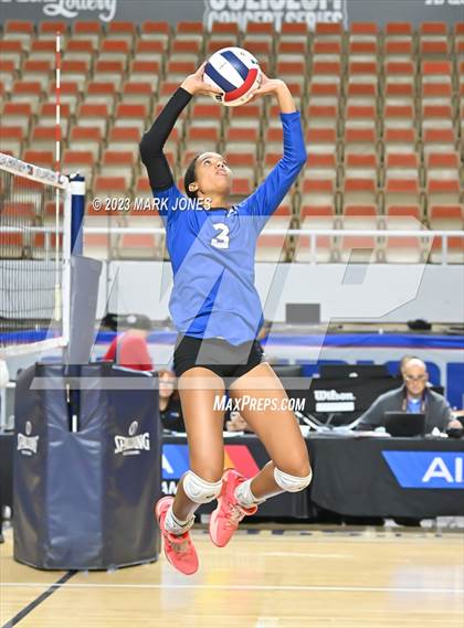 Thumbnail 3 in Valley Christian vs. Snowflake (AIA 3A Final) photogallery.